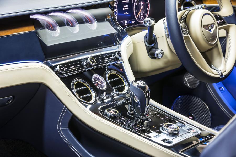 Детали интерьера Bentley Continental GT 2018 года  (AU) (фото 9 из 40)